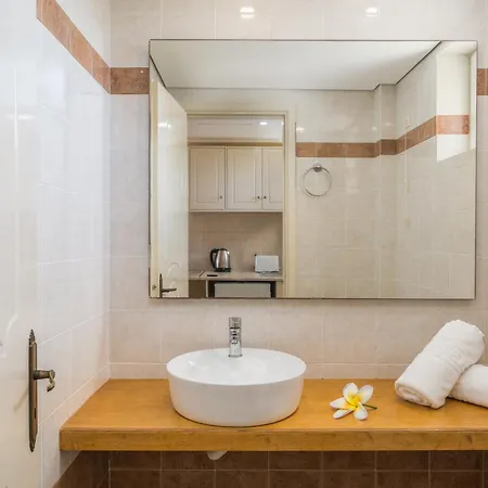 Apart-hotel Manousis